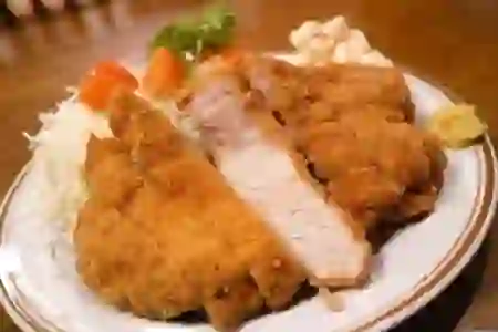 학동역에서 즐기는 환상적인 회식, 우제홍초밥과 스시의 매력 탐방